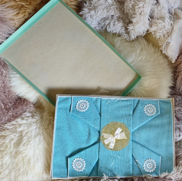 Vintage 1960s Lady Cristina Luxury Place Mat Set- aqua - Picture 4 of 16